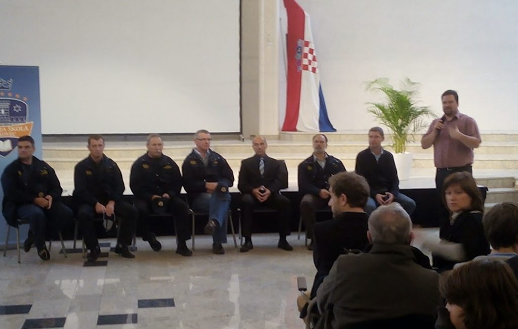 Miljenko Hajdarović otvara tribinu "Vukovar u Domovinskom ratu"